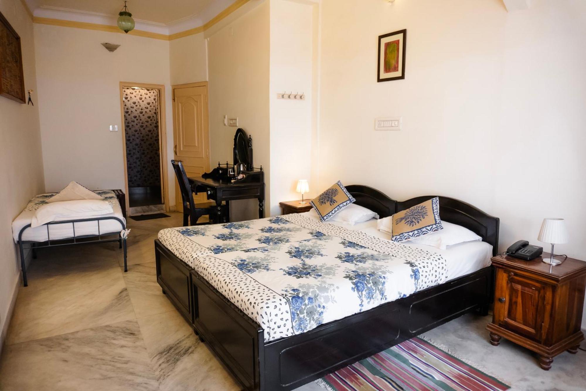 Hotel Pratap Bhawan อุเดเปอร์ ภายนอก รูปภาพ