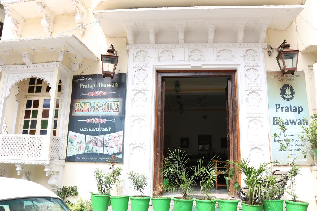 Hotel Pratap Bhawan อุเดเปอร์ ภายนอก รูปภาพ
